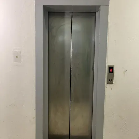 Mia * Golem (Tirana)